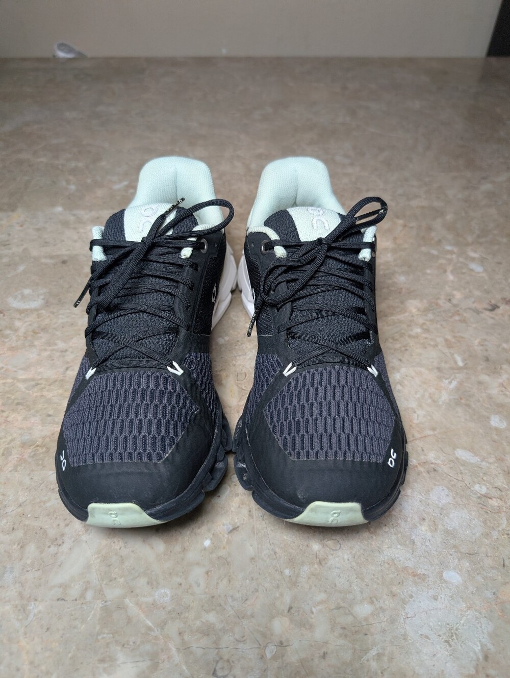 On Cloudflyer Swiss Engineering ® Running Shoes Black- mint Women Size 7 No Box - Picture 3 of 9